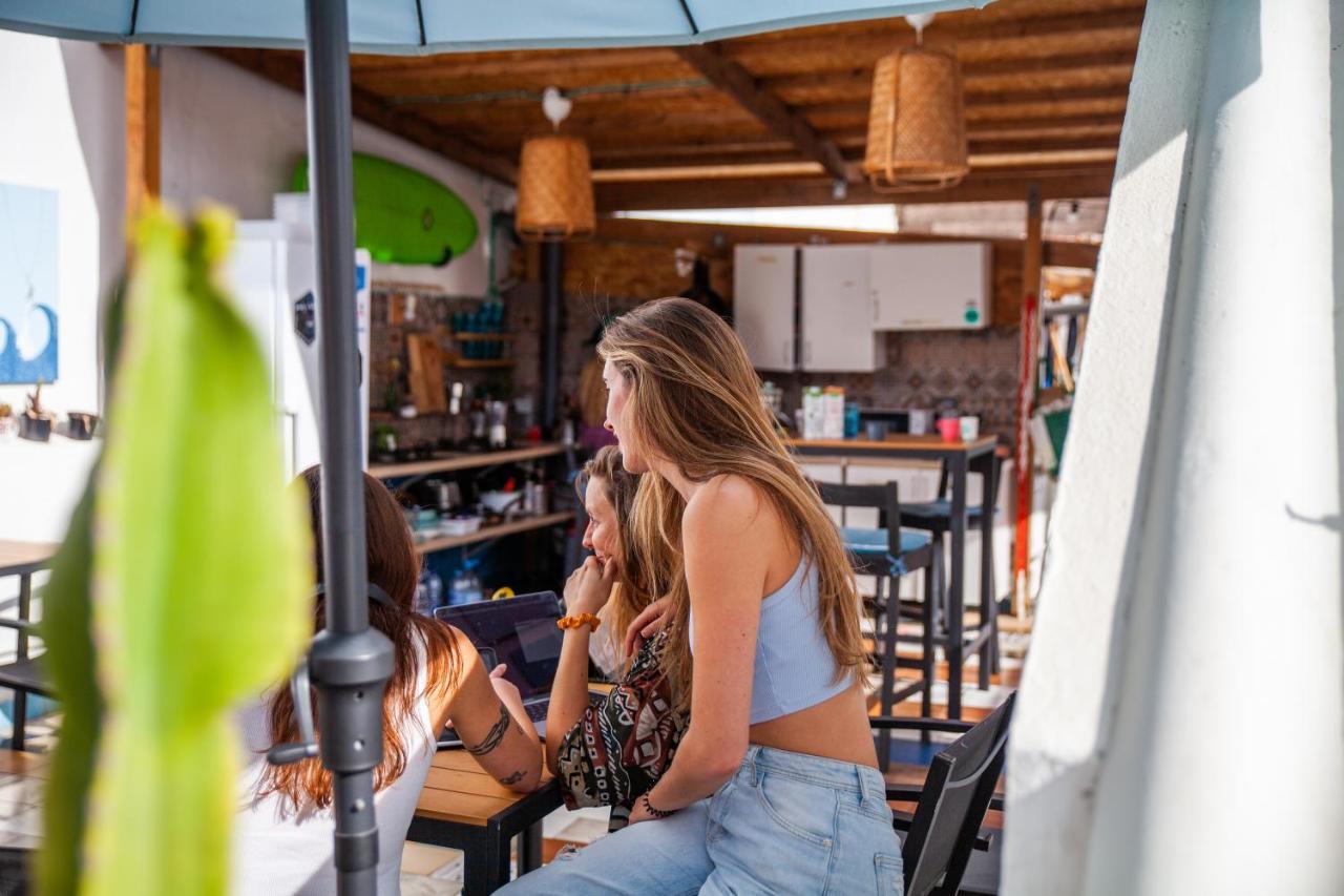 La Ventana Azul Surf Hostel Las Palmas de Gran Canaria Bagian luar foto